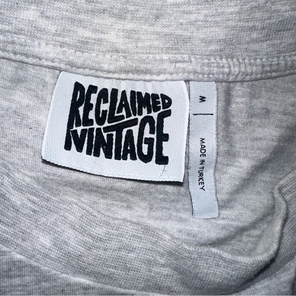 Reclaimed Vintage Gray Embroidered Reclaimed Graphic Tshirt Size Medium - Picture 7 of 9